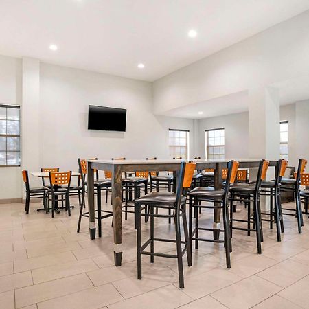 Quality Inn & Conference Center Panama City Extérieur photo