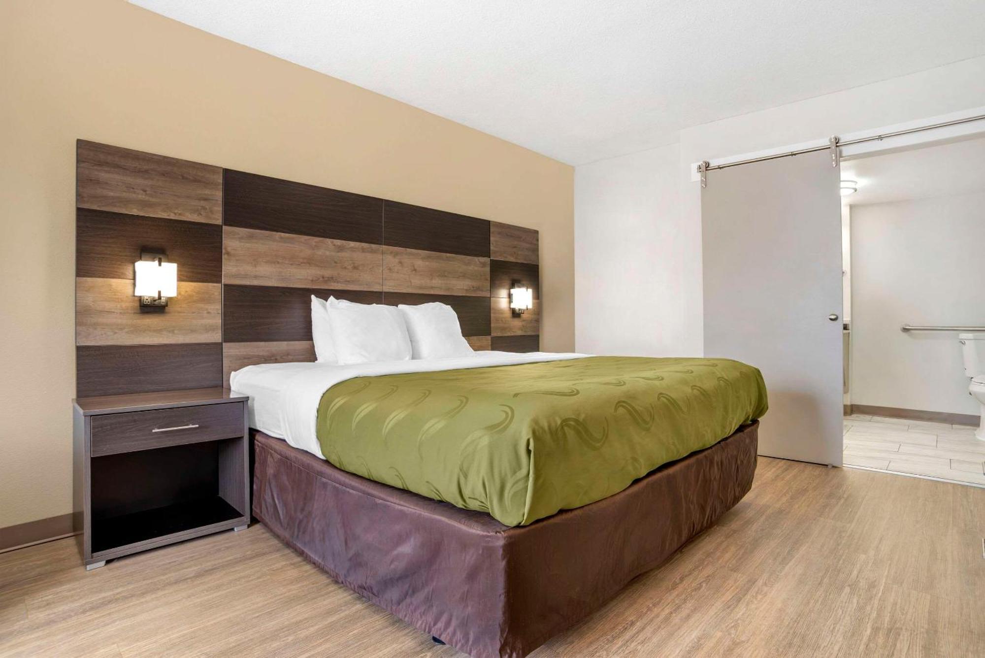 Quality Inn & Conference Center Panama City Extérieur photo