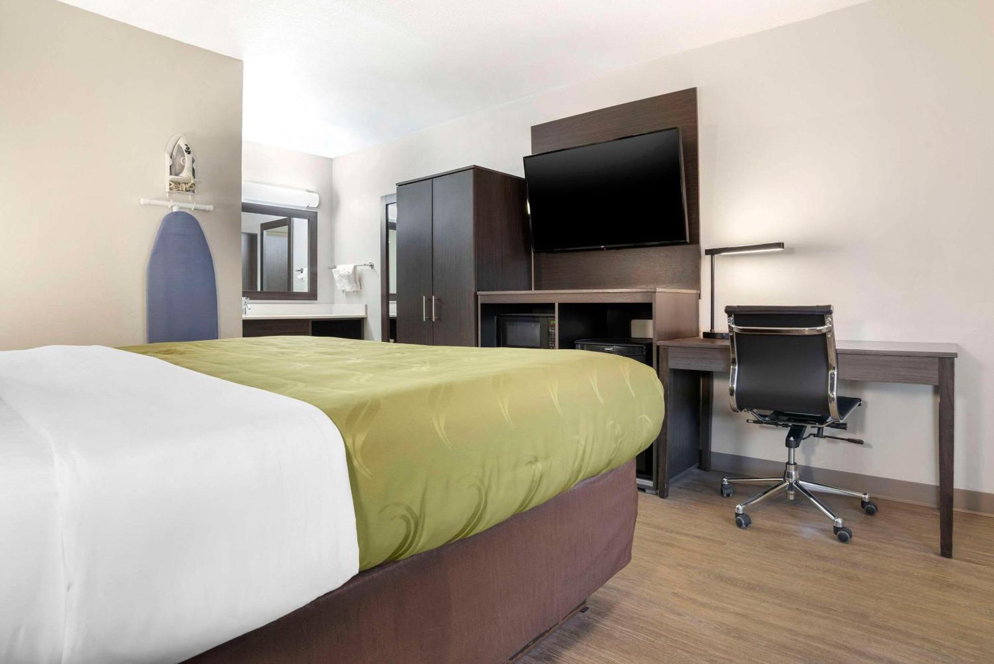 Quality Inn & Conference Center Panama City Extérieur photo